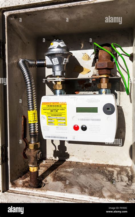 are electric and gas meters the same box|gas meters close together.